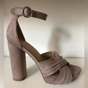 BCBGeneration Grey Heels Size US 7